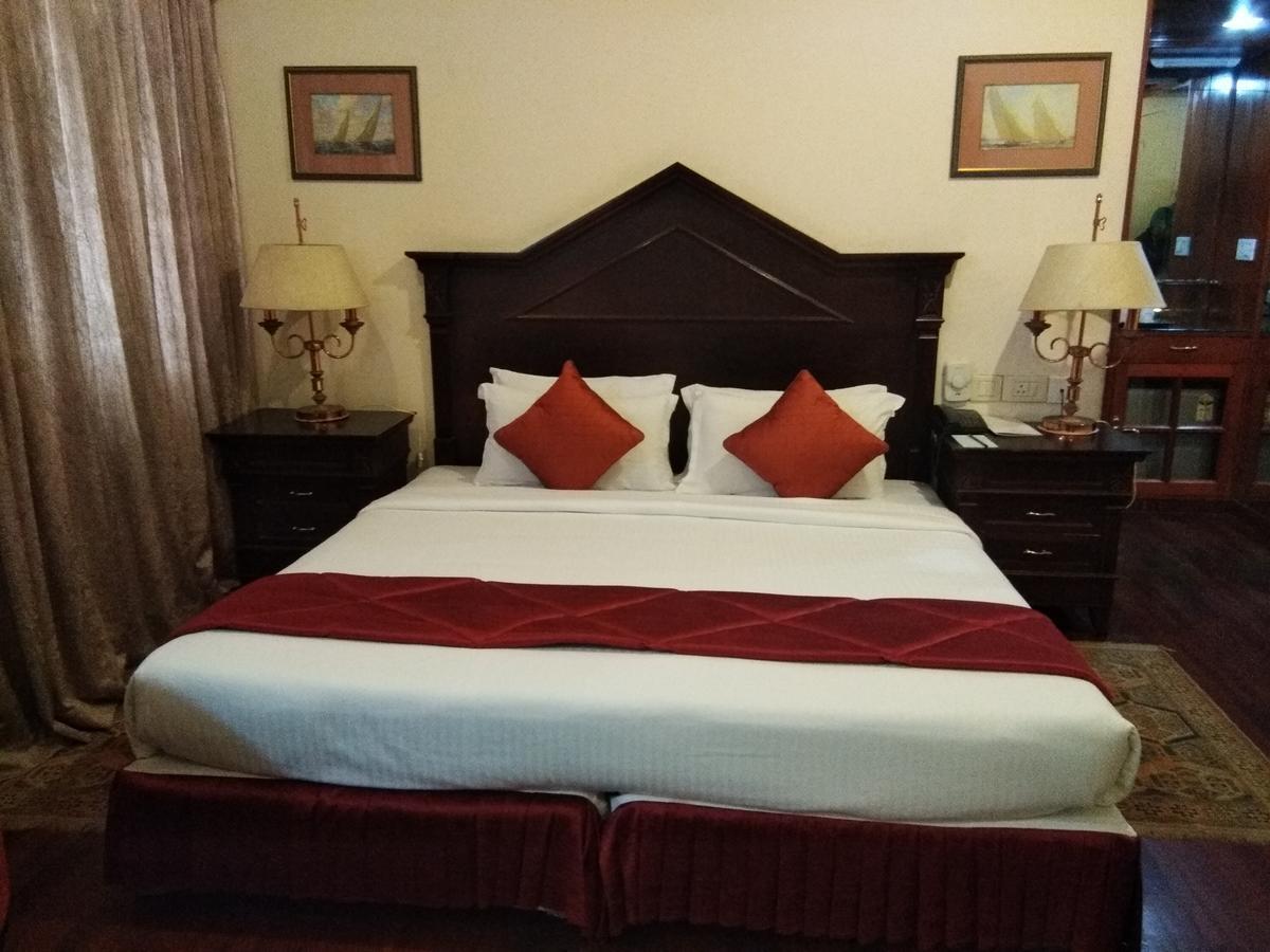 Hotel Pankaj 트리반드룸 외부 사진
