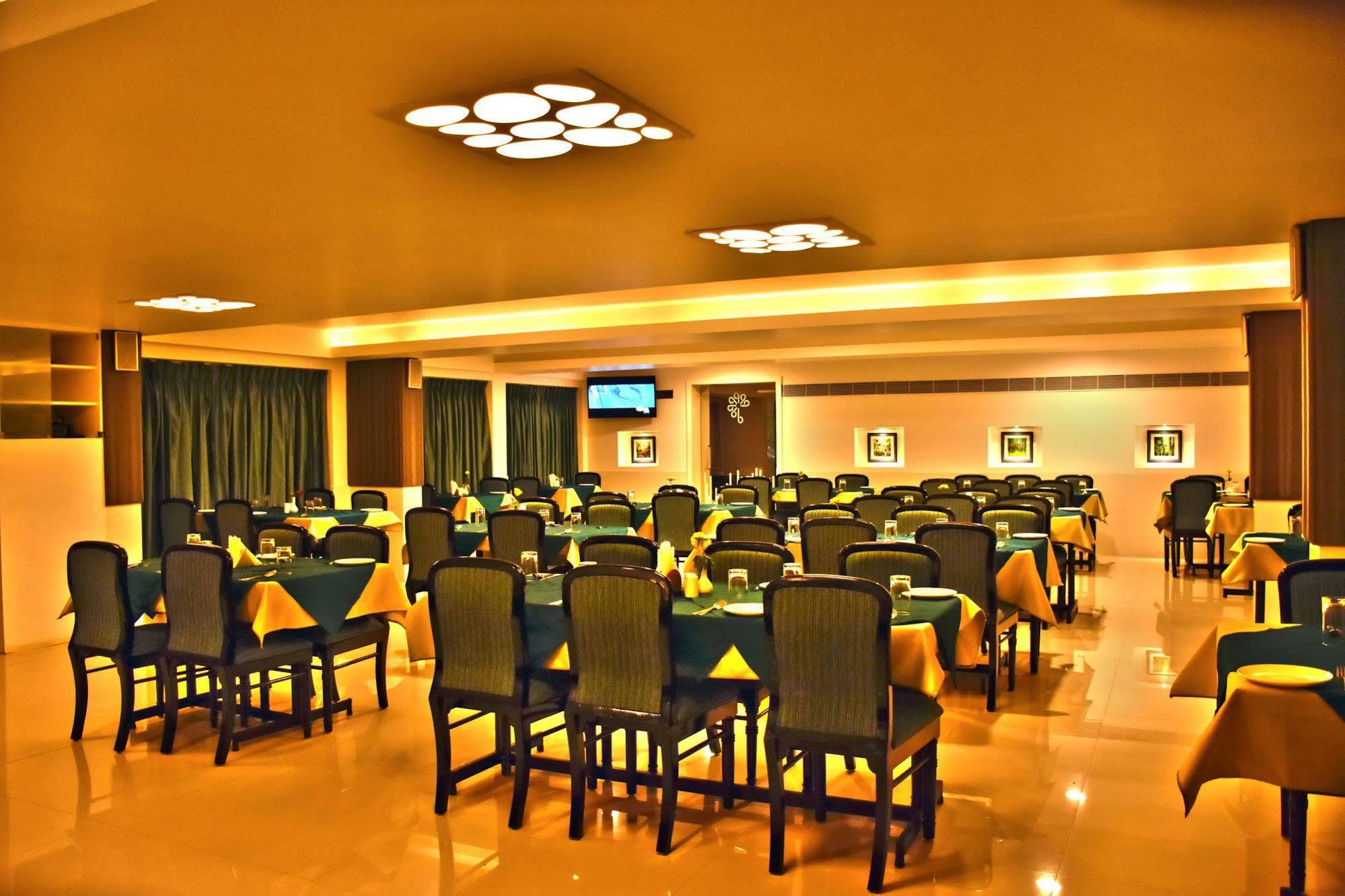 Hotel Pankaj 트리반드룸 외부 사진