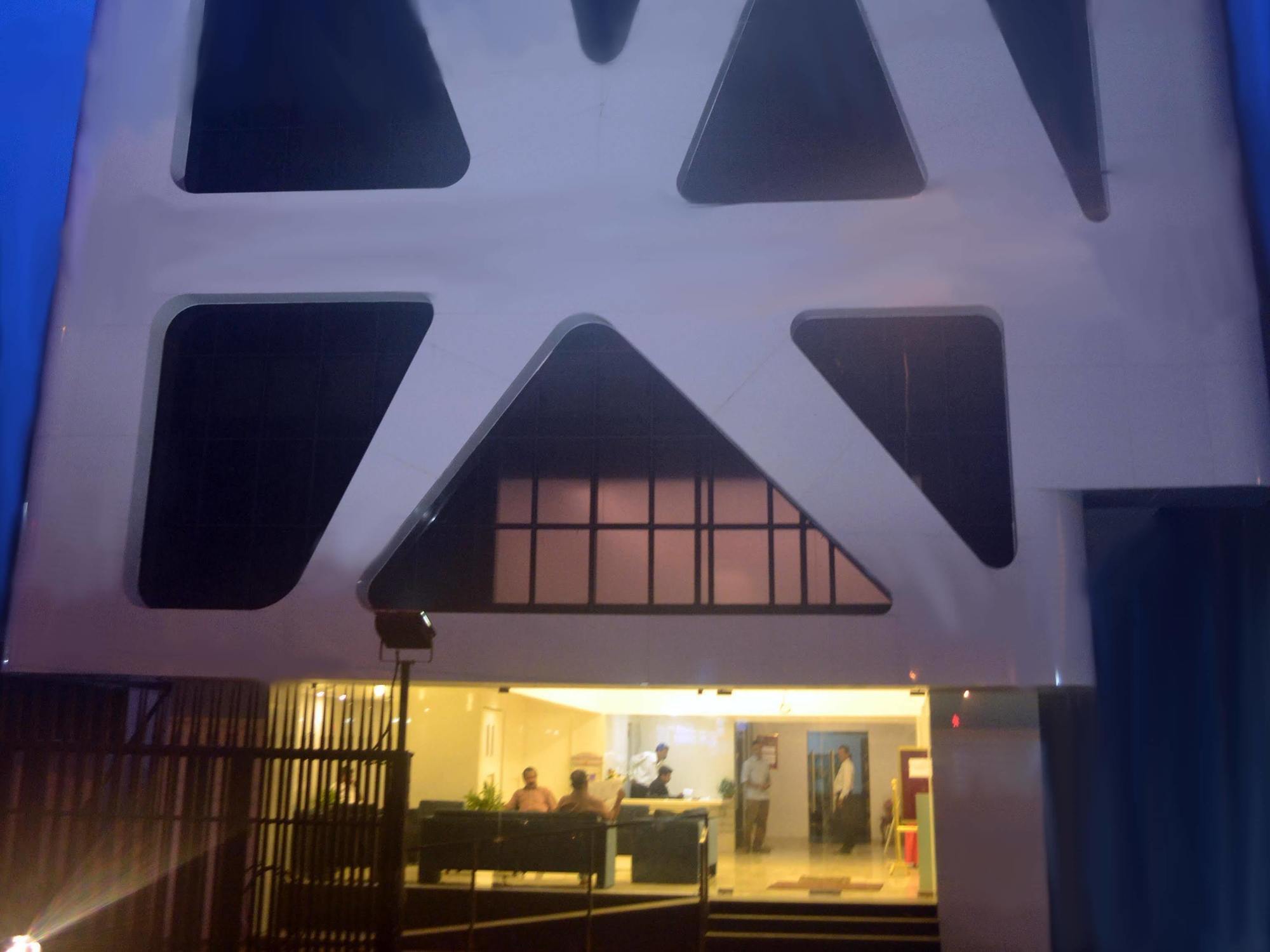 Hotel Pankaj 트리반드룸 외부 사진